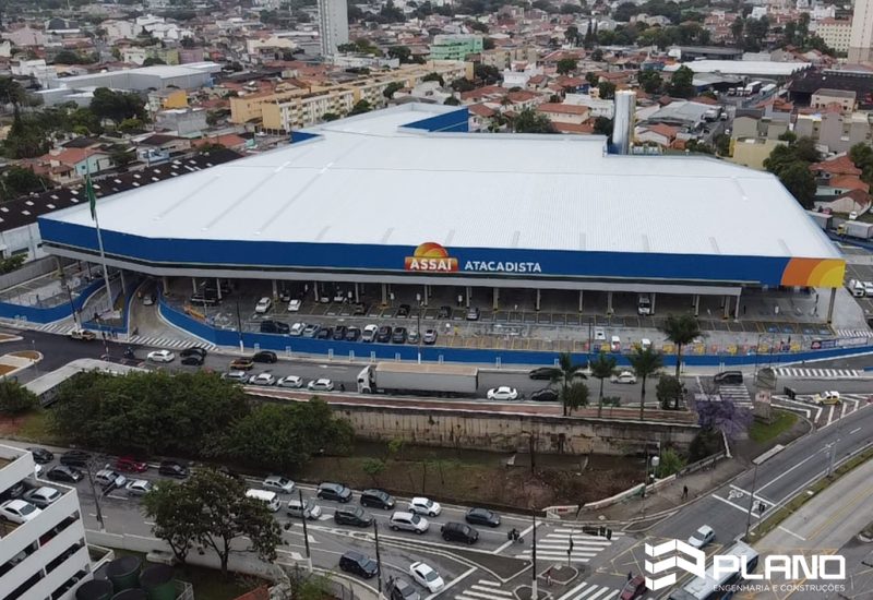 Assaí Santo André (Pereira Barreto) - Fachada - Plano Engenharia e Construção